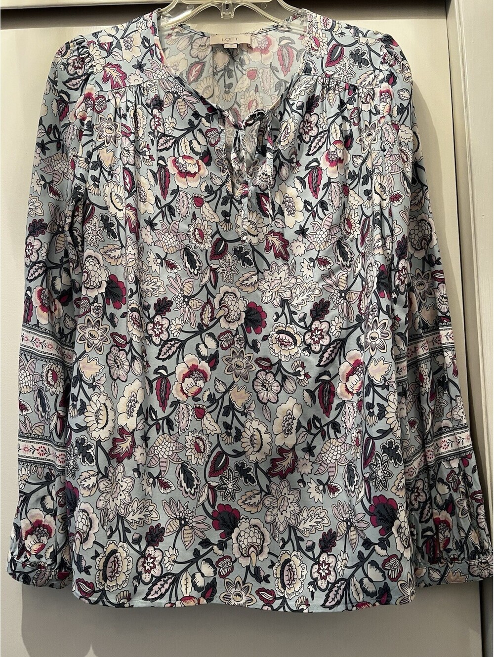 LOFT LARGE Floral blue Pleated Tie Neck Long Sleeve Blouse Boho fairy festival